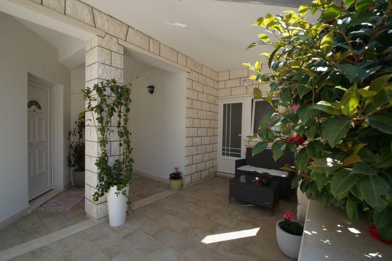 Apartments Mirna Korcula Town Exterior photo